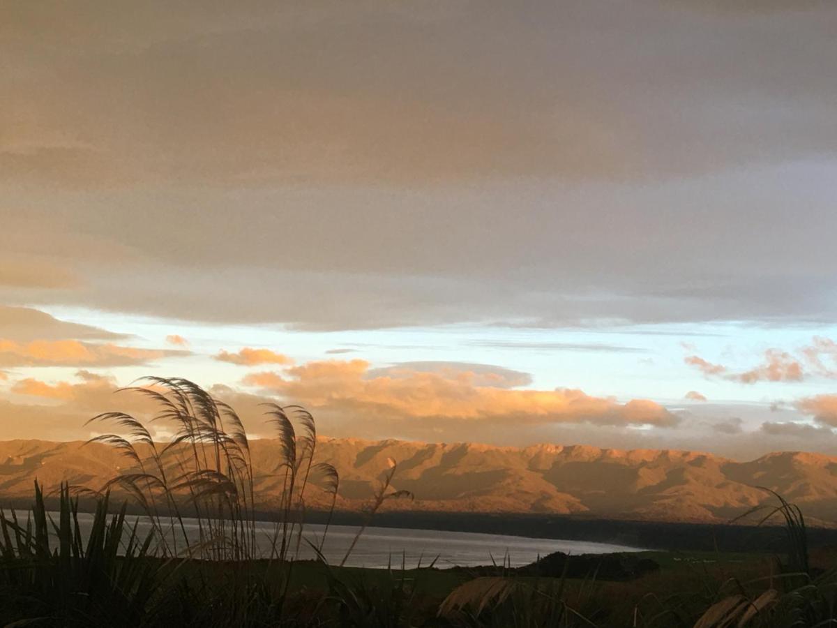 “The Cliffs” Humpridge View Motels Tuatapere Dış mekan fotoğraf