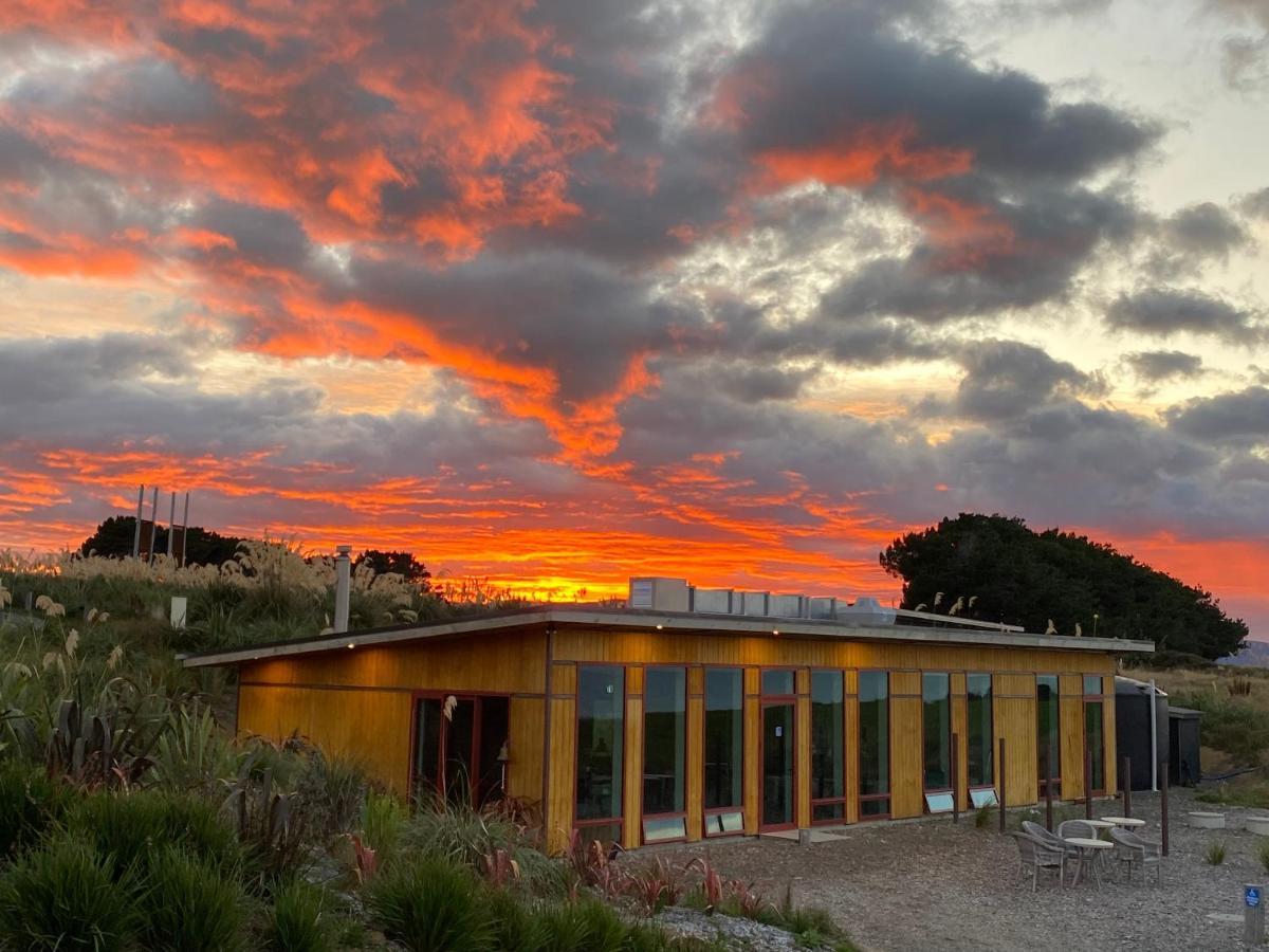“The Cliffs” Humpridge View Motels Tuatapere Dış mekan fotoğraf